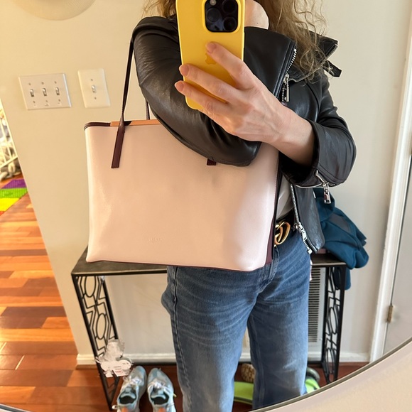 Tad baker. Like new - Picture 8 of 9